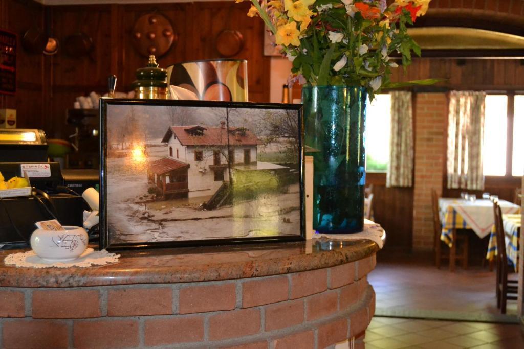 Trattoria Vecchio Mulino Bed & Breakfast Niella Tanaro Екстериор снимка