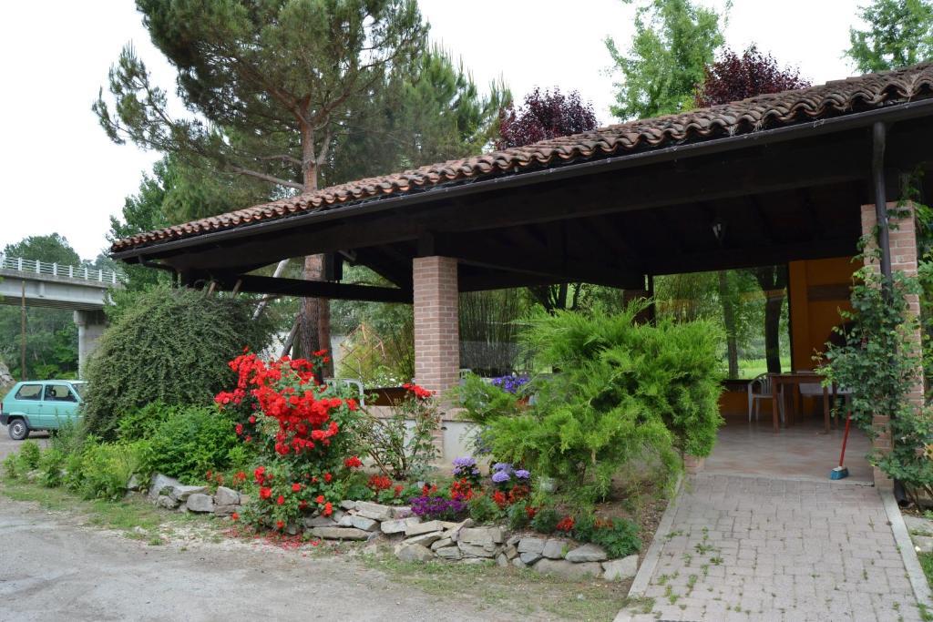 Trattoria Vecchio Mulino Bed & Breakfast Niella Tanaro Екстериор снимка