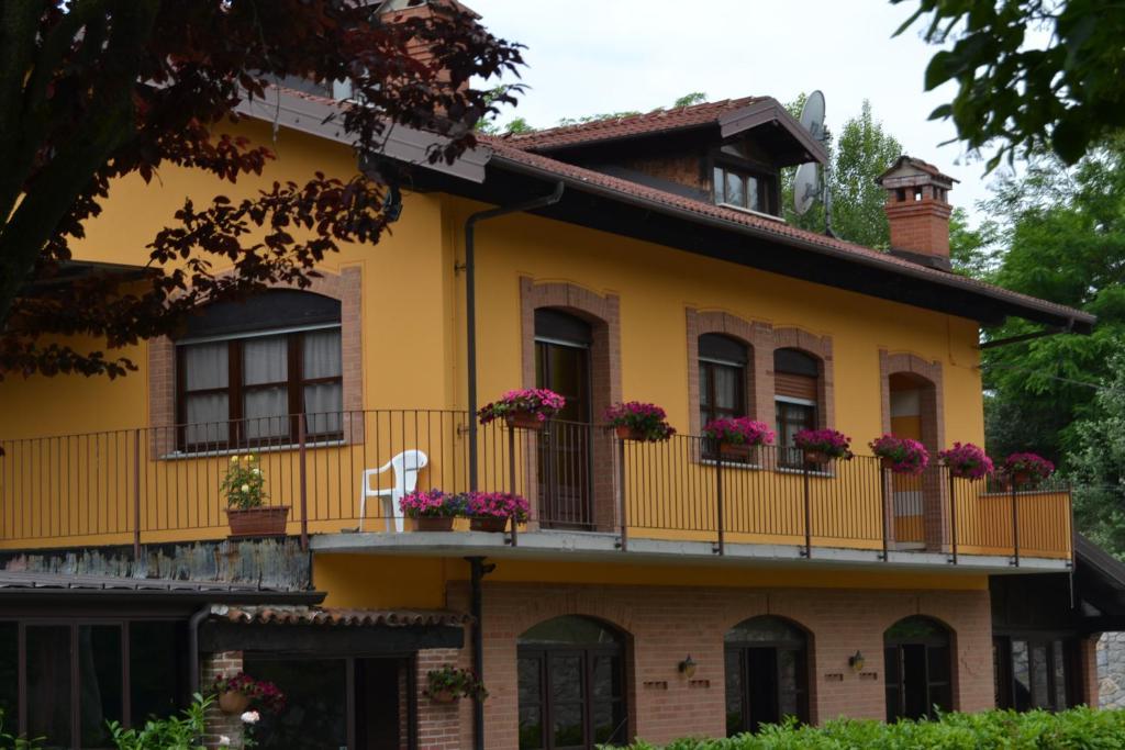Trattoria Vecchio Mulino Bed & Breakfast Niella Tanaro Екстериор снимка